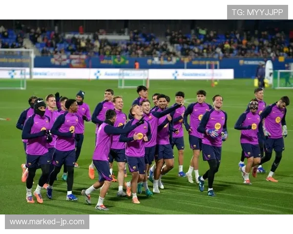 巴萨关键比赛表现波动,对联赛争冠形势形成阶段性影响 巴萨关键比赛表现波动,对联赛争冠形势形成阶段性影响