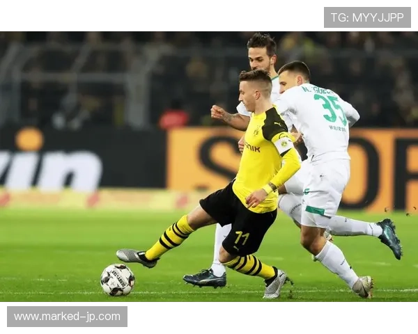 多特蒙德攻防转换混乱,问题根源在于中场组织与防守衔接 多特蒙德攻防转换混乱,问题根源在于中场组织与防守衔接